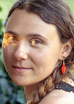 Portrait of Dorine, former Laoproject workshop participant