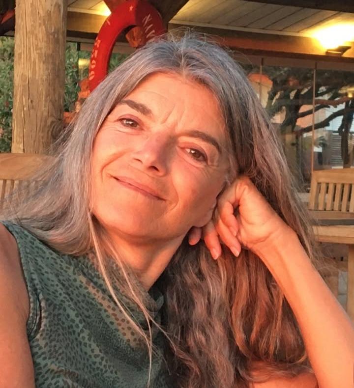 Portrait d’Anne Ena Bernard, enseignante en mouvement libre et co-fondatrice des 9 Souffles