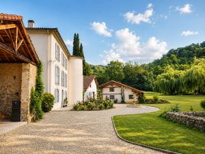 shantilake chateau